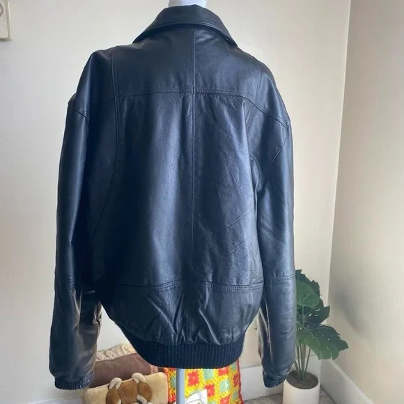 SOLD black leather bomber jacketSOLD - Picture 6 of 8